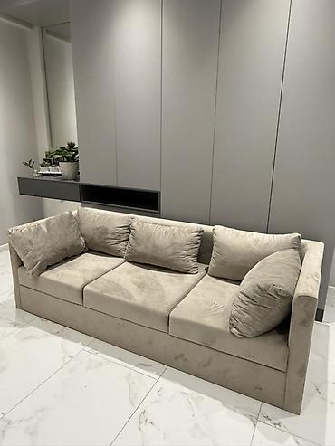 Диваны: Müasir minimal dizaynlı 3 oturacaqlı divan - Rəng: açıq bej/şaftalı — 1