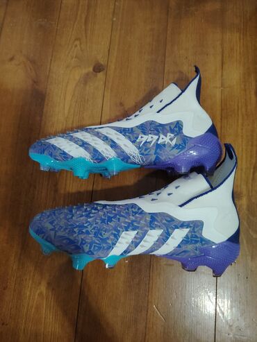 Krasofkalar və idman ayaqqabıları: Məhsul: Adidas Predator krampon - Model: Adidas Predator (bağcığsız — 4