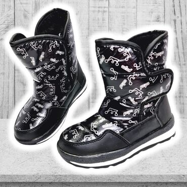 Gumene čizme: Odlicne cizmice za sneg sa jednim podesivim cickom sa spoljne strane — 3