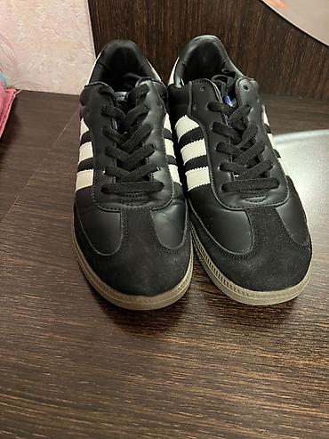 samba ayaqqabı: Adidas Samba kişi idman ayaqqabısı - Rəng: qara üst, ağ zolaqlar və — 2