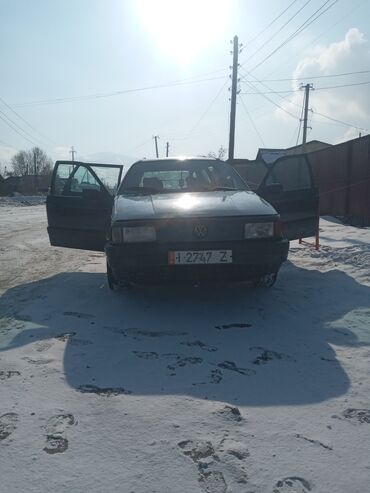 авто уневерсал: Volkswagen Passat: 1990 г., 1.8 л, Механика, Бензин, Универсал