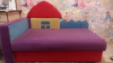 4 спальни: Кровать-трансформер, Для девочки, Для мальчика, Б/у