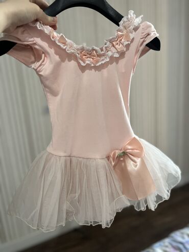 платье девочек: Детское платье, цвет - Розовый, Б/у