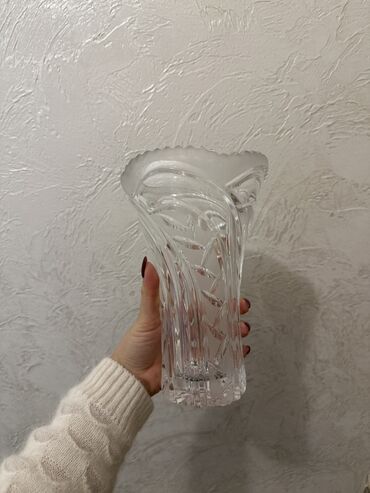 стеклянные вазы: Продаю хрустальную вазу