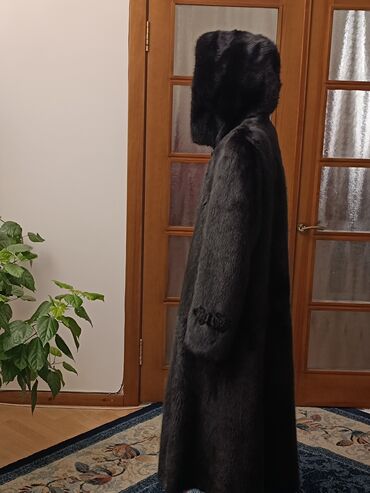 Другая женская одежда: Продается норковая шуба. Состояние отличное.Размер 52-54. Цвет черный