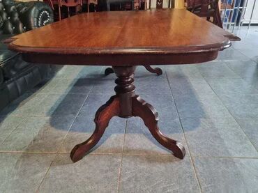 Stilski klub stolovi: Prelep stocic u odlicnom stanju. Duzina. 130cm Sirina. 88cm Visina na lalafo.rs — 9 Stilski klub stolovi: Prelep stocic u odlicnom stanju. Duzina. 130cm Sirina. 88cm Visina — 9