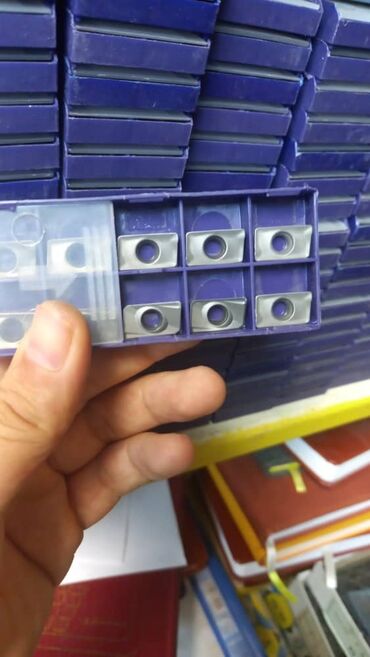 İstehsal avadanlığı: Dəzgah alətləri və kəsici lövhəciklər (freze və torna üçün) — 20