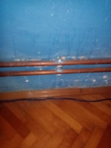 Oprema za grejanje: Ostalo od grejanja, pumpa, boca, cevi radijatori, kolena, manometar — 11