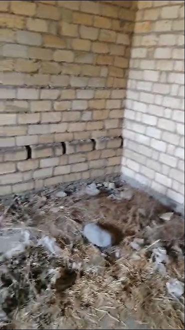 təmirsiz ev: 4 otaqlı, 210 kv. m, Təmirsiz — 1