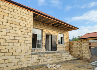 Həyət evləri və villaların satışı: Satılır: həyət evinin tikintisi - Daş divarlı, möhkəm bünövrəli həyət — 1