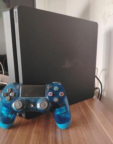 televizori: PS4 Slim1TB, otpuno ispravan i spreman za korišćenje. Konzola radi — 1