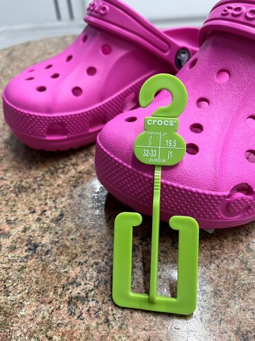 Детская обувь: Продаю crocs original Размер 32-33 Выкуплены с официального сайта