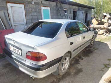 машина байтик: Toyota Avensis: 2000 г., 2 л, Механика, Дизель, Седан