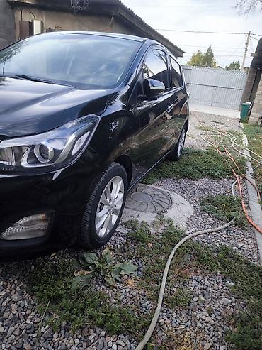 жена: Chevrolet Spark: 2019 г., 0.9 л, Автомат, Бензин, Хэтчбэк — 3