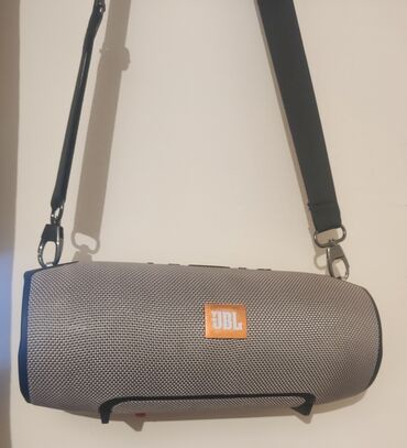 Динамики и колонки: Блютуз колонка Jbl extreme . полностью рабочий . аккумулятор держит