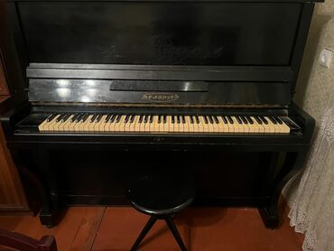 piano gəncə: Piano