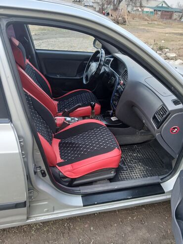 Hyundai: Hyundai Elantra: 2002 г., 1.6 л, Механика, Бензин, Седан — 5