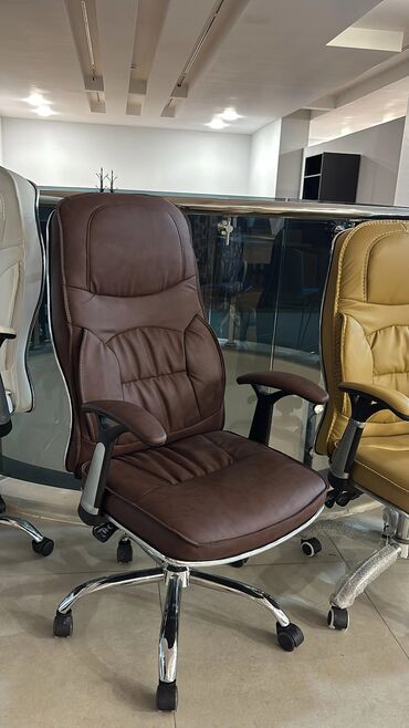 Ofis və oyun kresloları: Yeni, Təkərli, Qolları tənzimlənir, Dəri -da lalafo.az — 25 Ofis və oyun kresloları: Yeni, Təkərli, Qolları tənzimlənir, Dəri — 25