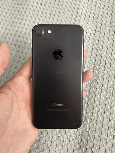 iphon 17 pro max: IPhone 7, цвет Black (матовый) - Компактный корпус 4.7", алюминий — 1