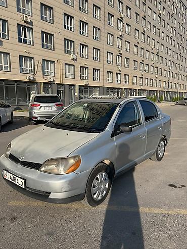 Toyota Echo: 2000 г., 1.5 л, Автомат, Бензин, Седан