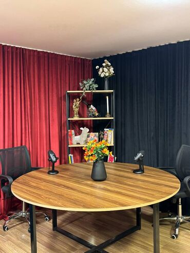 Kommersiya daşınmaz əmlakının satışı: Podkast, videoçəkiliş üçün tam təchizatlı 30 kv/m-lik studiya təklif