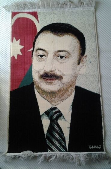 obsivka taxta: CƏNAB ALİ BAŞ KAMANDANIN TOXUNMA XALÇADAN PARTIRETİ EN. 55. UZUN