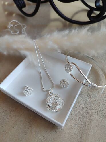 swarovski ogrlice cena: Set: Earrings, Bracelet, Necklace, Material: Silver