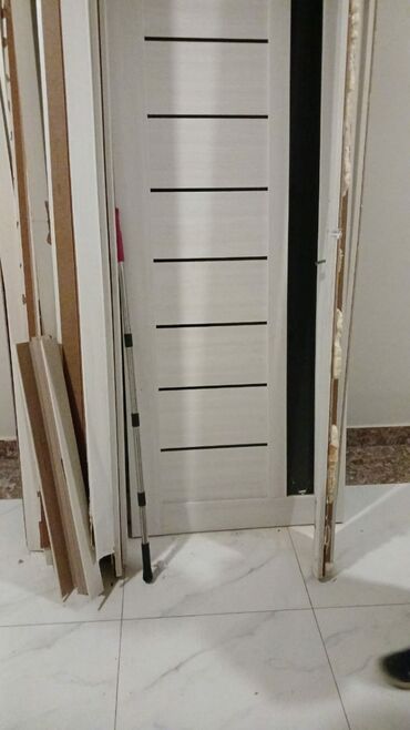 Бункерные двери: 3 ədəd otaq qapısı satılır. Yaxşı vəziyyətdədirlər. Razmer 206 87