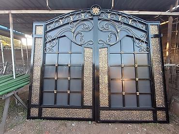 Распашные ворота: Кованые изделия для экстерьера: ворота, калитки, ограждения и перила — 9