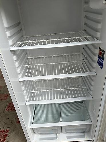 ишу холодилник: Холодильник Indesit, Б/у, Двухкамерный — 1