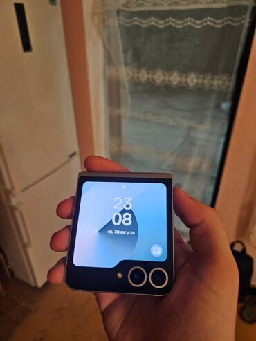 купить холодильник ноу фрост в баку цена: Samsung Z Flip, İki sim kartlı