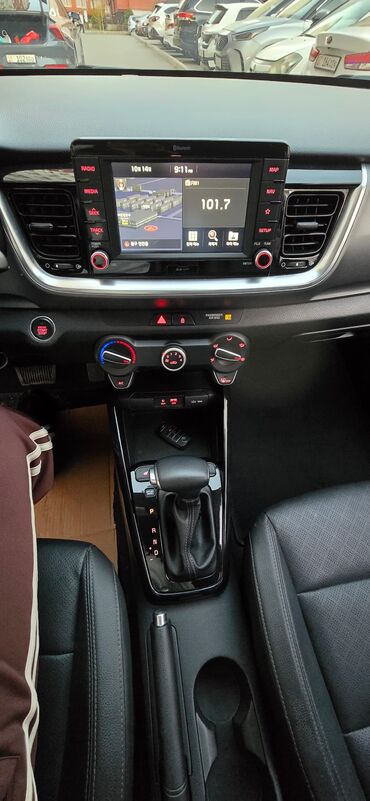 Kia: Kia Stonic: 2018 г., 1.4 л, Бензин, Универсал — 10