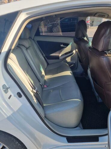 Toyota: Toyota Prius: 1.8 l | 2010 il Hetçbek — 4