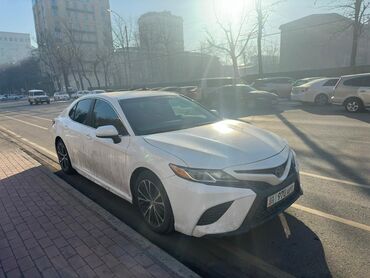 ренж ровер авто: Toyota Camry: 2018 г., 2.5 л, Автомат, Бензин, Седан