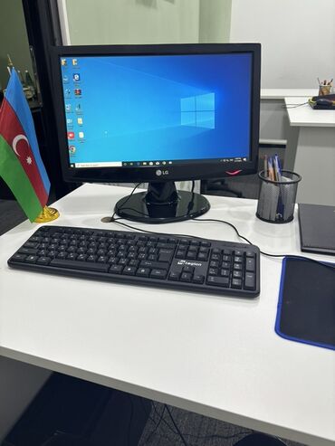Masaüstü kompüterlər və iş stansiyaları: Dell OptiPlex 390 masaüstü kompüteri, LG monitoru, klaviatura və maus