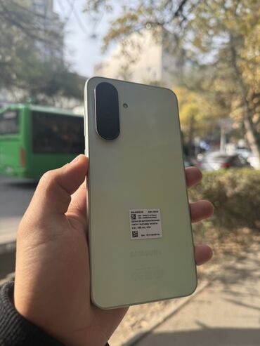gps треккер: Samsung Galaxy A36, Б/у, 256 ГБ, цвет - Зеленый, 2 SIM, eSIM