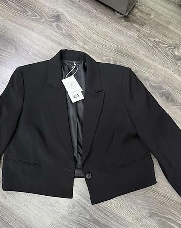 blejz: Nov sa etiketom C&A sako, kraći model. Veličine je 40, odgovara i — 2