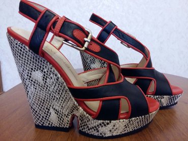 адидас обувь: Босоножки VICINO кожанные ( размер-36 ), состояние идеальное