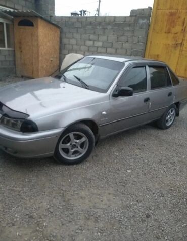 продаю машину или меняю на квартиру: Daewoo Nexia: 1995 г., 1.5 л, Механика, Бензин, Седан