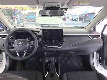 Toyota: Toyota Corolla: 2021 г., 1.8 л, Автомат, Гибрид, Седан — 2