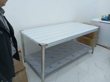 Meyvə qurudan aparatlar: Nerjaveyka Masalarin ve Restoran Avadanliqlarin Hazirlanmasi, Her