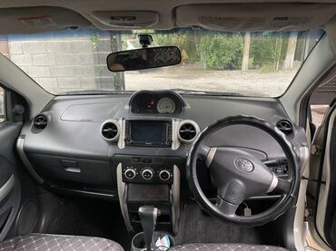 газ для машина: Toyota ist: 2003 г., 1.3 л, Автомат, Бензин, Хетчбек