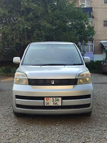 voxy: Toyota Voxy: 2002 г., Автомат, Бензин, Минивэн — 1
