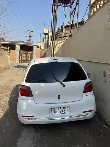 Toyota: Toyota Vitz: 1 l | 2000 il Hetçbek — 1