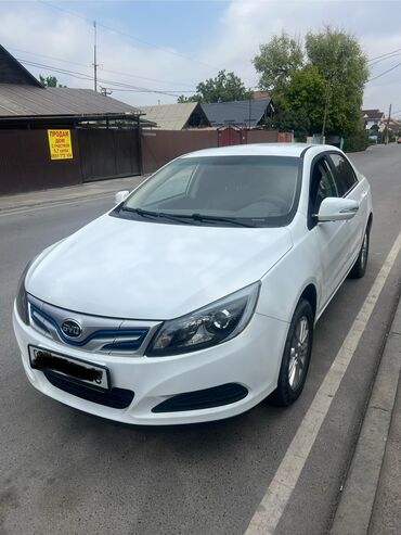 BYD: BYD : 2019 г., 1.5 л, Автомат, Электромобиль, Седан