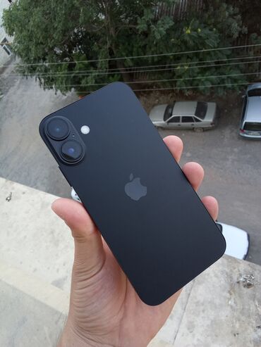 повербанк ми: IPhone 16, Колдонулган, 128 ГБ, Black Titanium, Заряддоочу түзүлүш, Каптама, 100 %