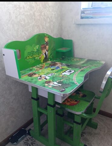 Детские столы: Для мальчика, Письменный стол, Прямоугольный стол, Со стульями, С полками