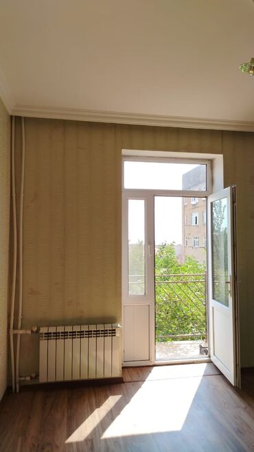 Otaqların satışı: 3 otaqlı mənzil – işıqlı və səliqəli planlama - Geniş zal: klassik — 6