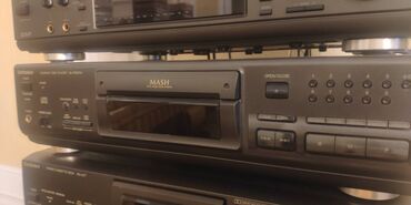 musiqi mərkəzi: Technics SL-PS670A – bu cihaz sadəcə bir CD pleyer deyil; bu, rəqəmsal