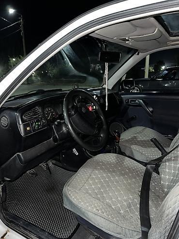 качан: Volkswagen Vento: 1993 г., 1.8 л, Кол менен иштөөчү, Бензин, Седан — 7